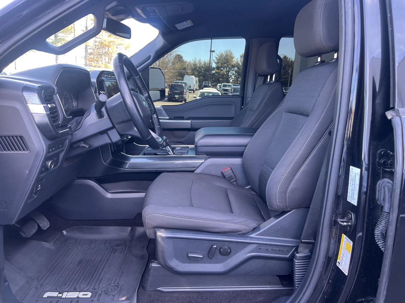 Used 2022 Black Metallic Ford XLT image 13
