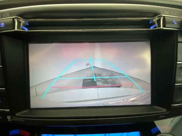 Used 2014 Silver Toyota XLE image 17