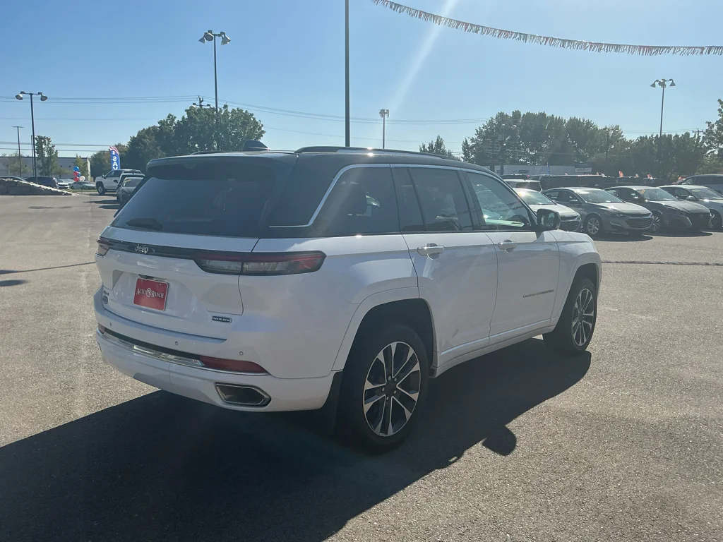 Used 2022 Bright White Jeep Overland image 5