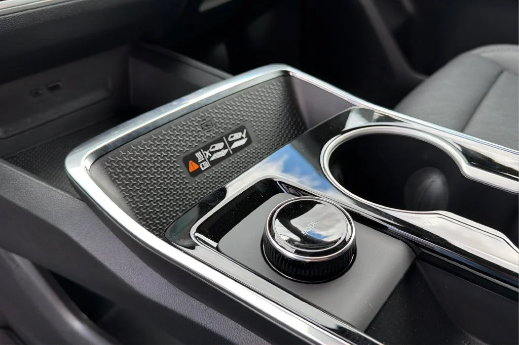 New 2027 Mosaic Black Metallic Chevrolet LT image 33