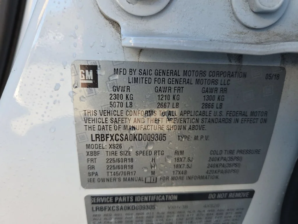 Used 2019 White Buick Essence image 24