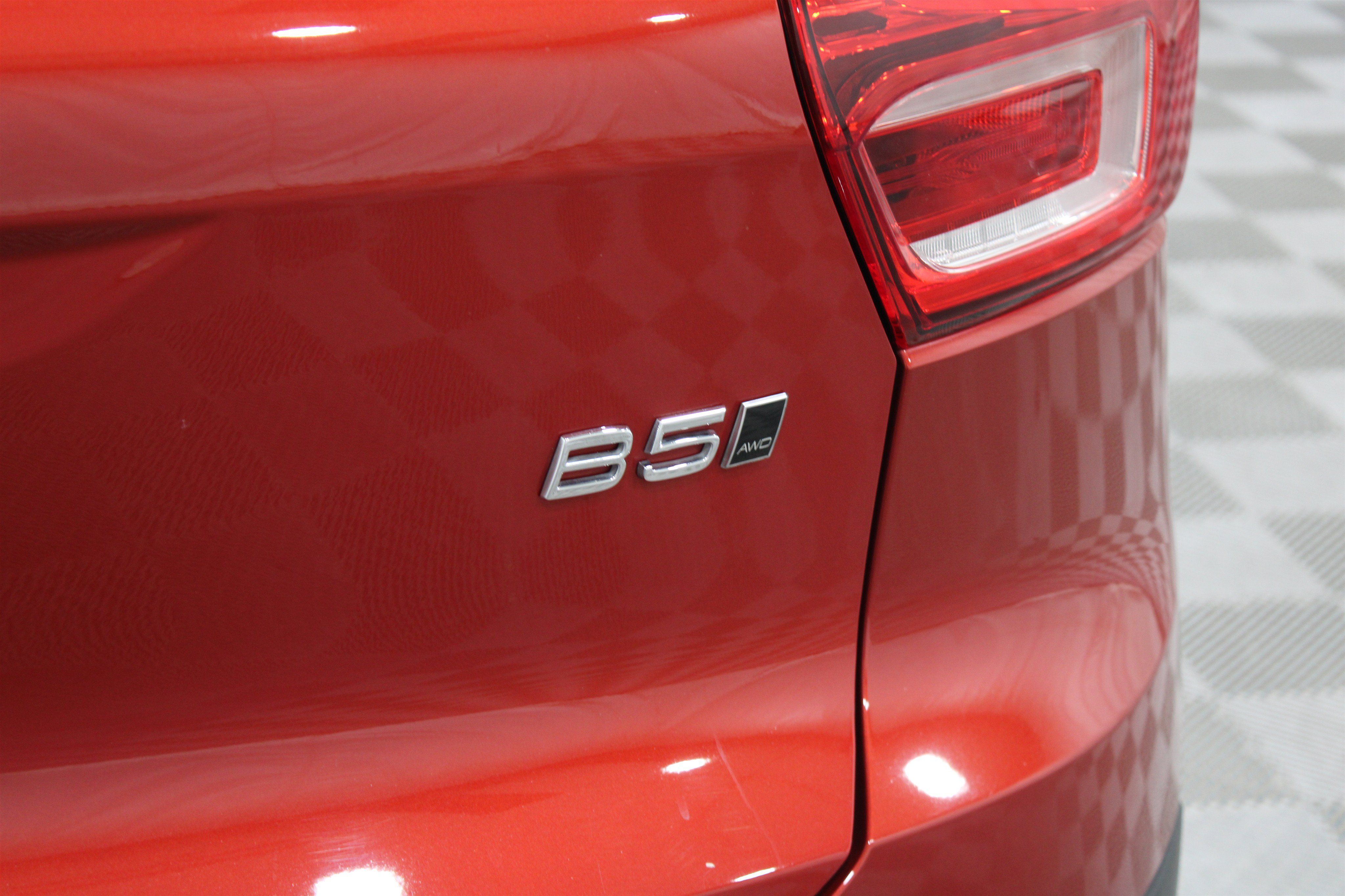 Used 2024 Fusion Red Metallic Volvo Core Bright Theme All-Wheel Drive image 31