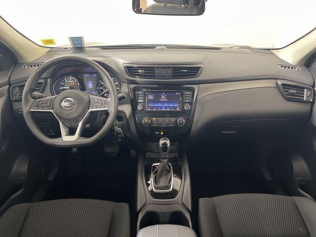 Used 2020 Caspian Blue Metallic Nissan S image 6