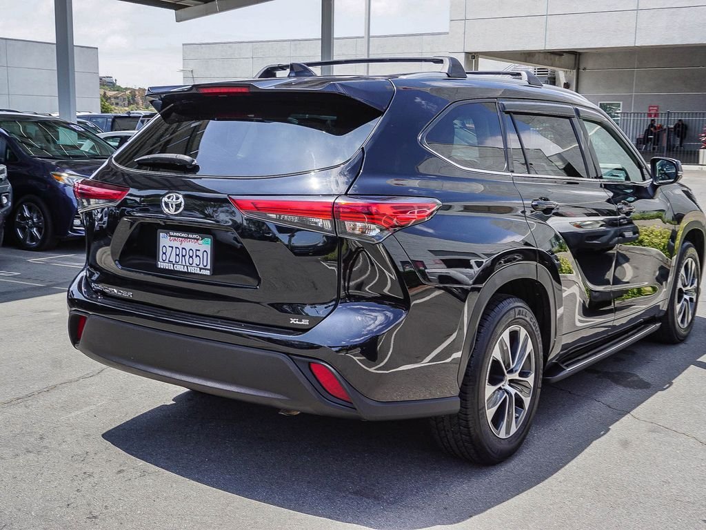 Used 2022 Black Toyota XLE image 6