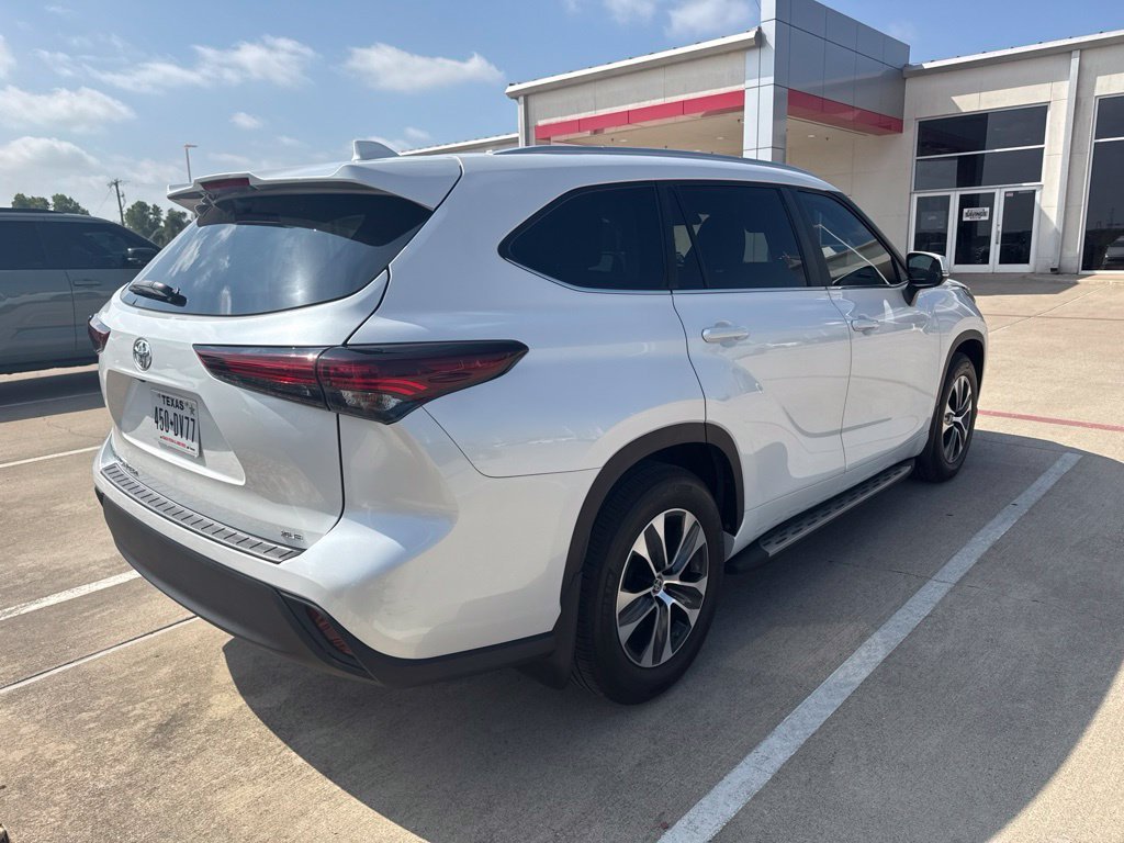 Used 2024 Beige Toyota XLE image 2