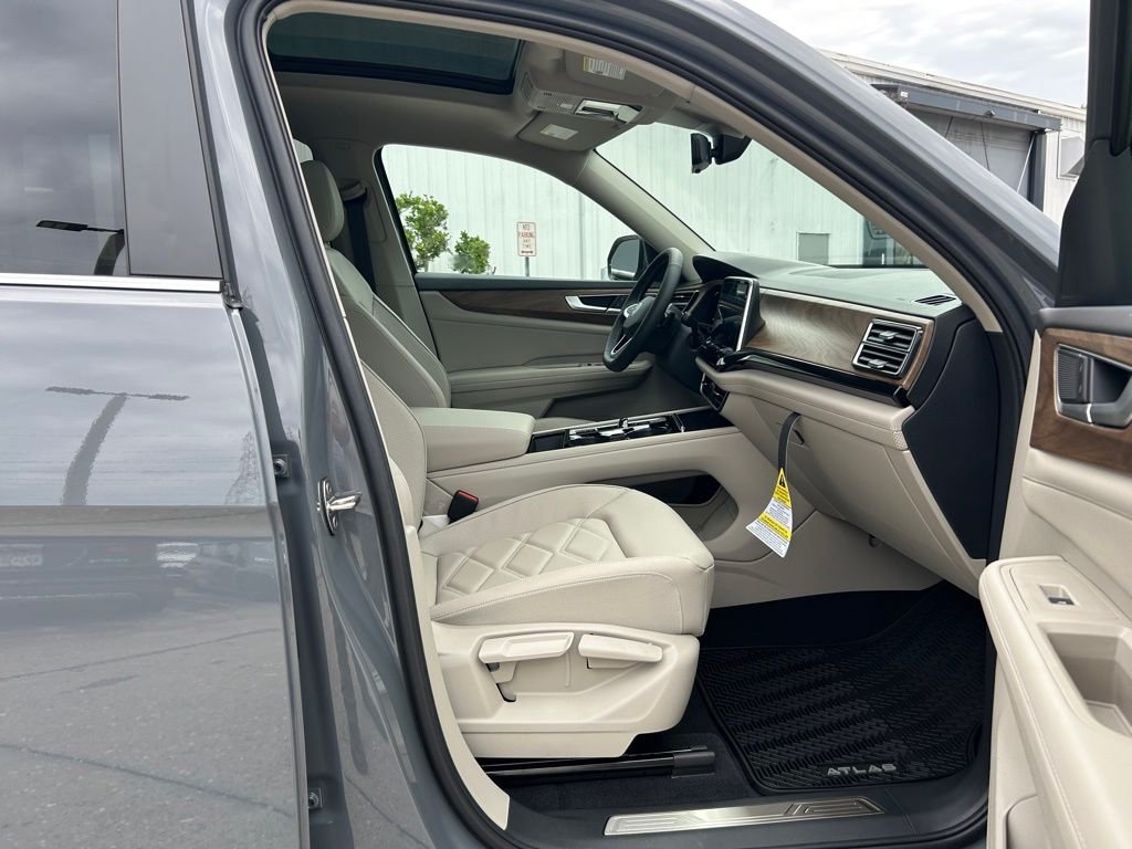 New 2026 Gray Volkswagen SE w/Technology image 38