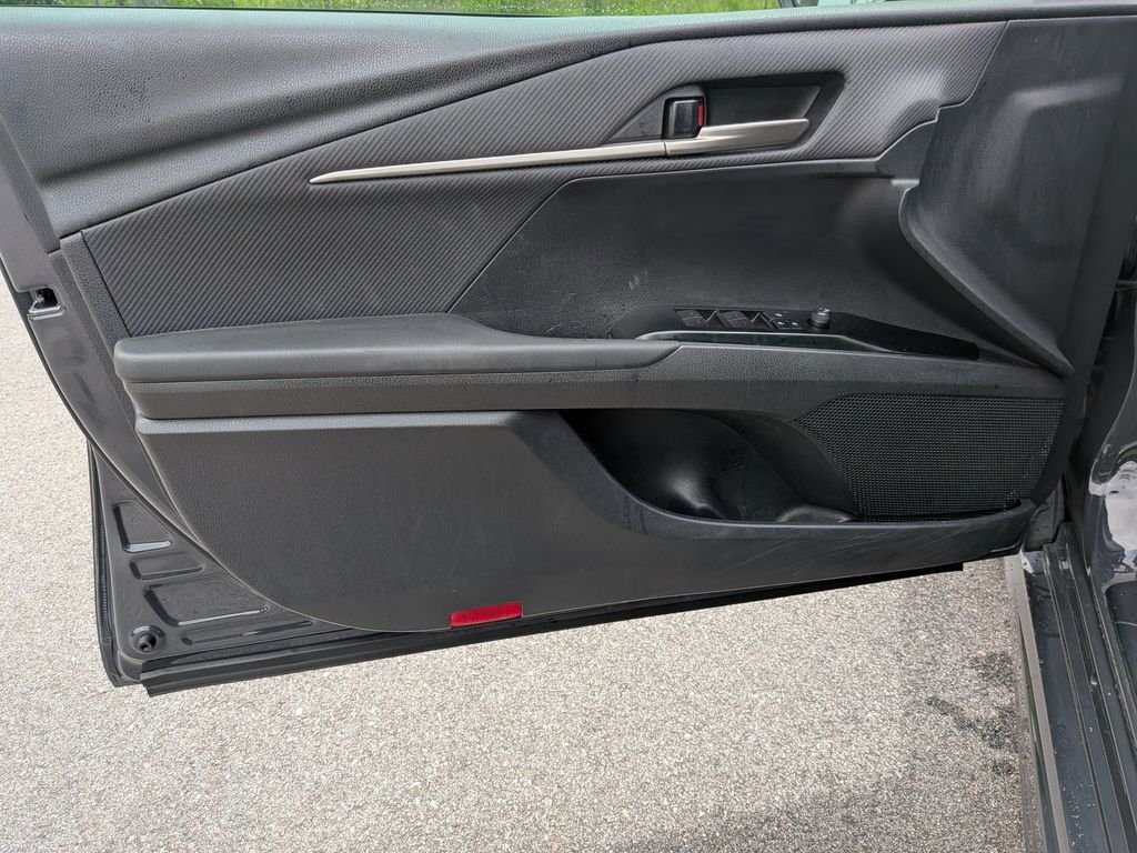 Certified Used 2025  Toyota SE image 8