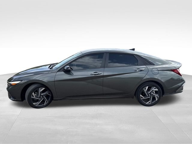Used 2025 Gray Hyundai SEL Sport image 4