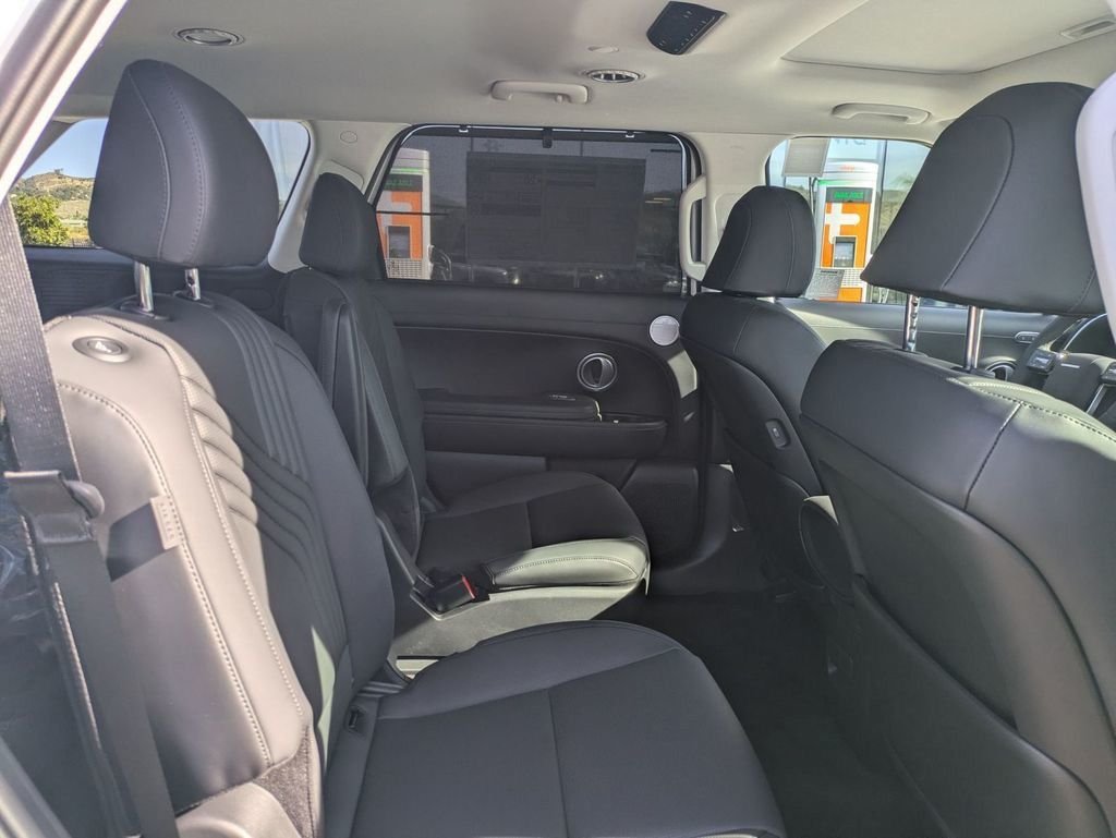 New 2026 White Hyundai SEL Premium image 26