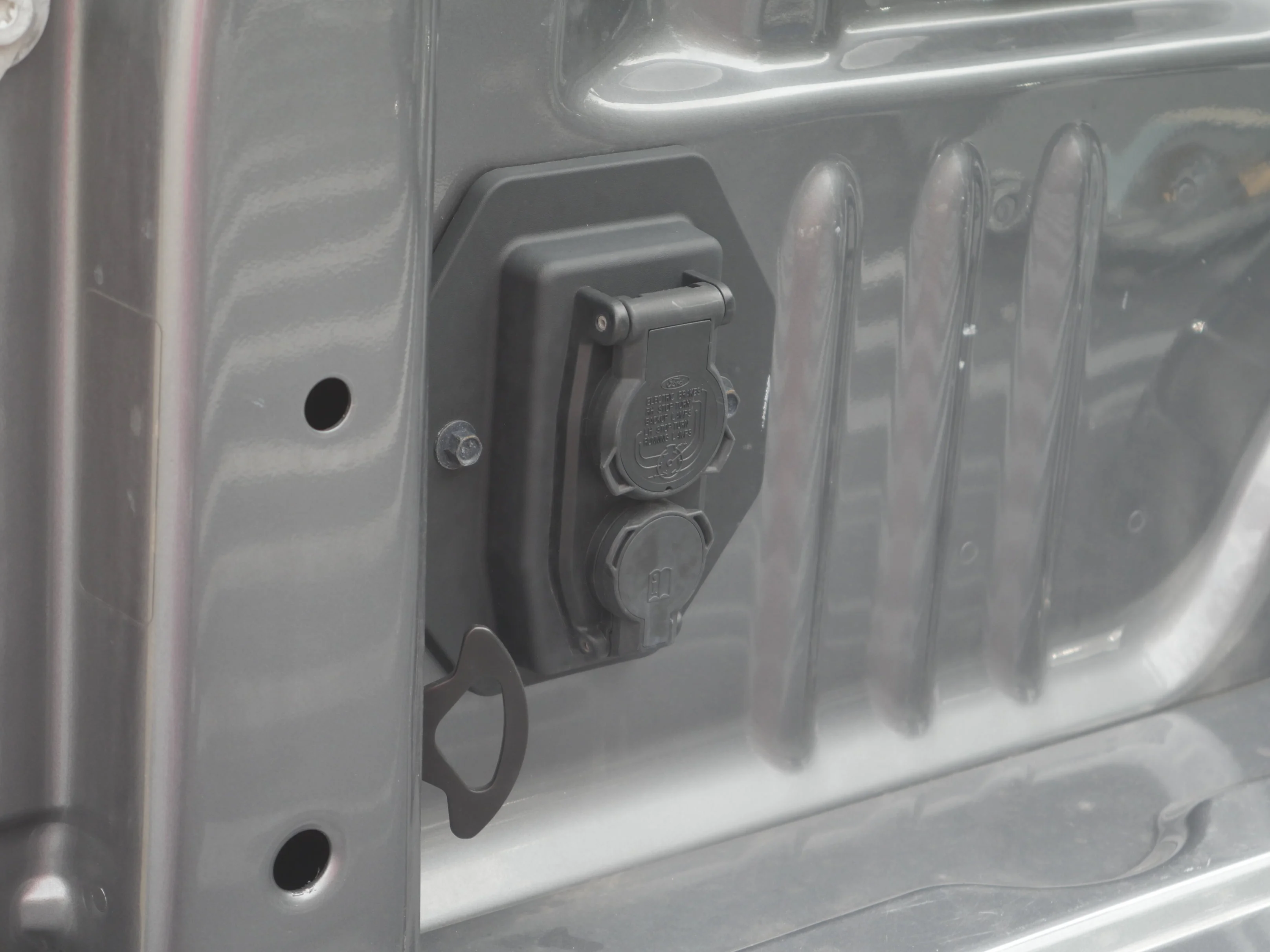 Certified Used 2024 Carbonized Gray Metallic Ford LARIAT image 29