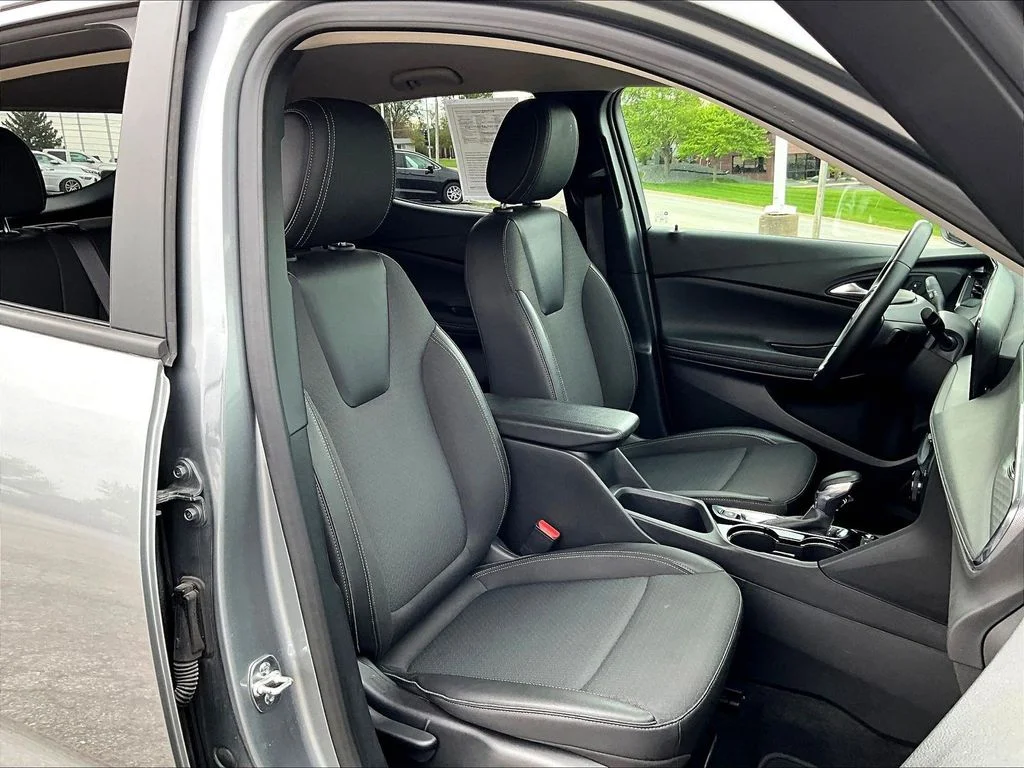 Used 2025 Gray Buick Preferred image 29