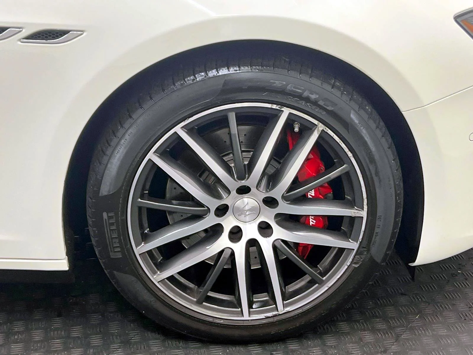 Used 2019 White Maserati S Q4 image 11
