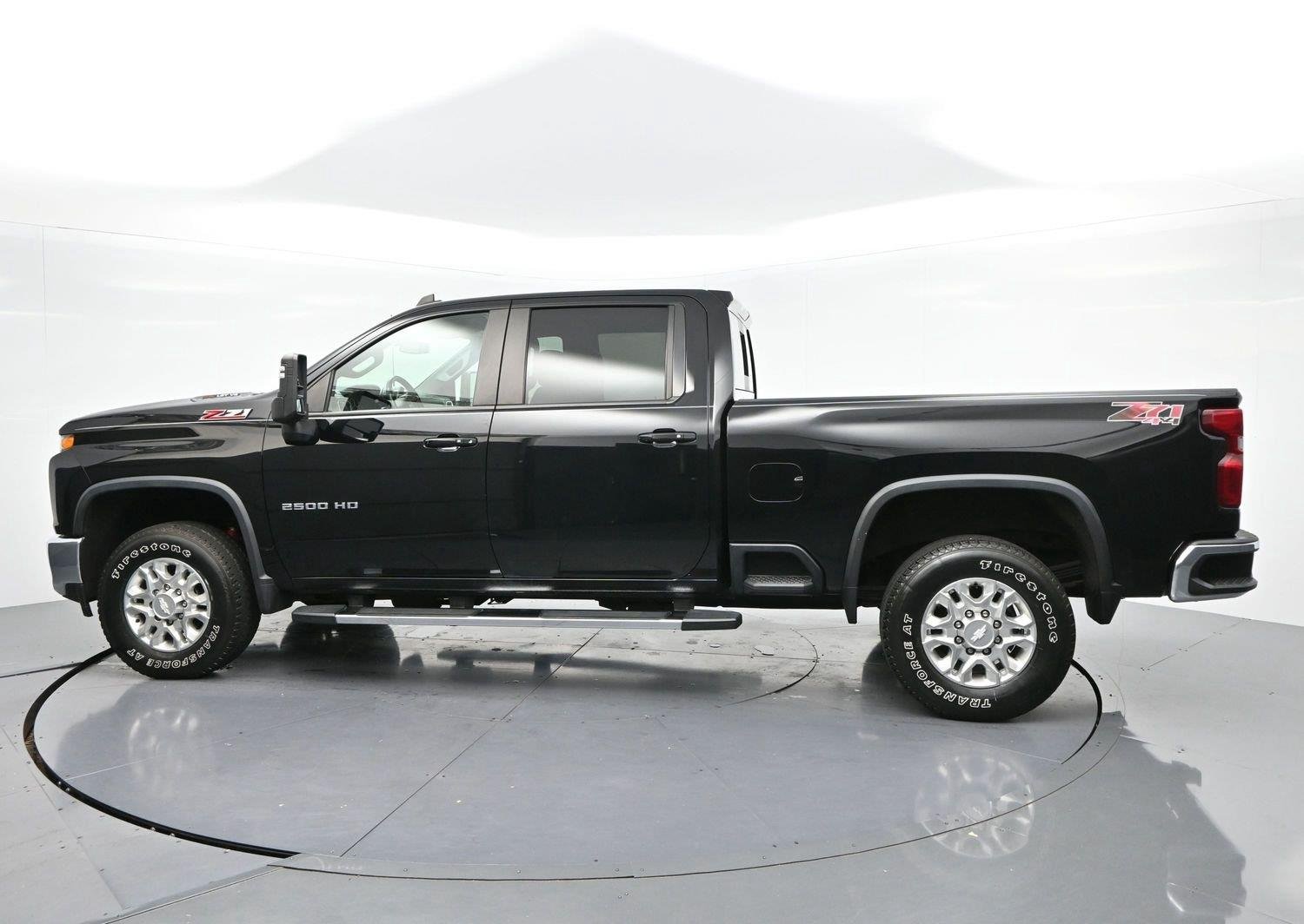 Used 2020 BLACK Chevrolet LT image 5