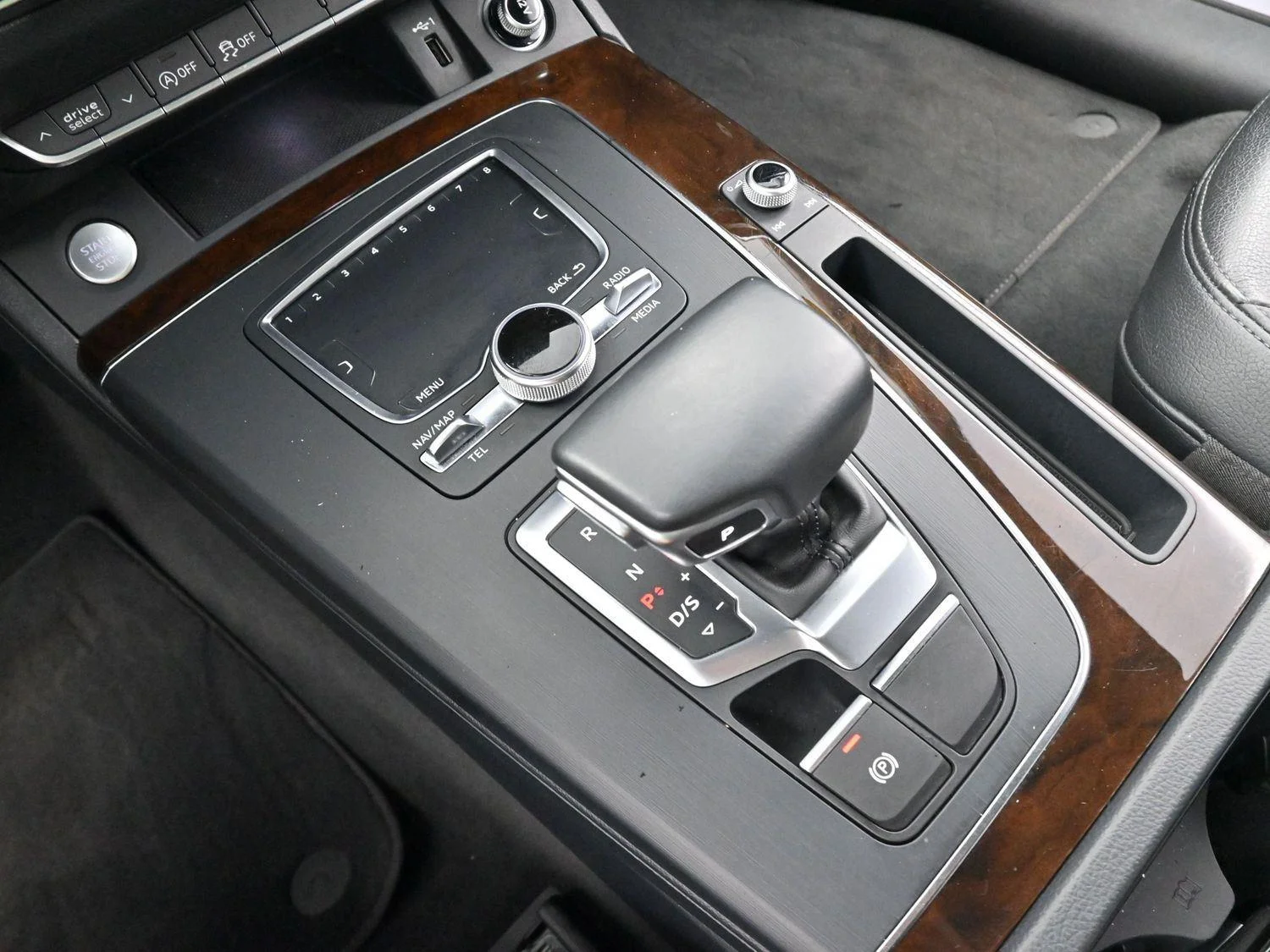 Used 2018 Moonlight Blue Metallic Audi Tech Premium Plus image 26