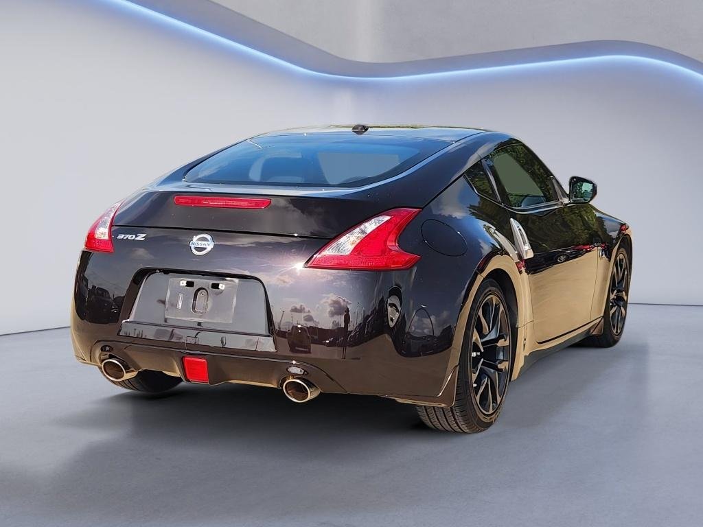 Used 2016 Black Cherry Nissan Touring image 8