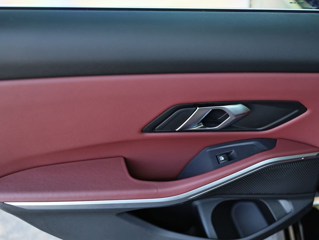 2024 BMW 3 Series 330i - Photo 24