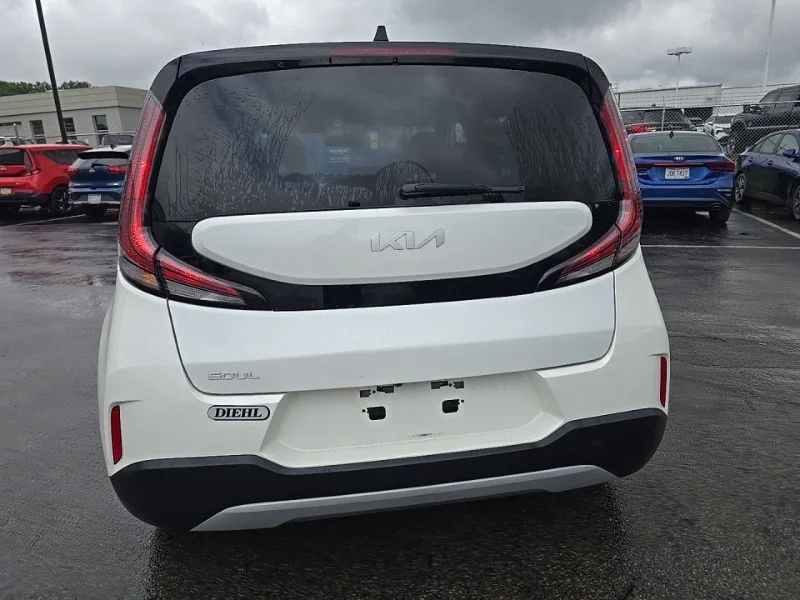 Used 2024 White Kia LX image 7