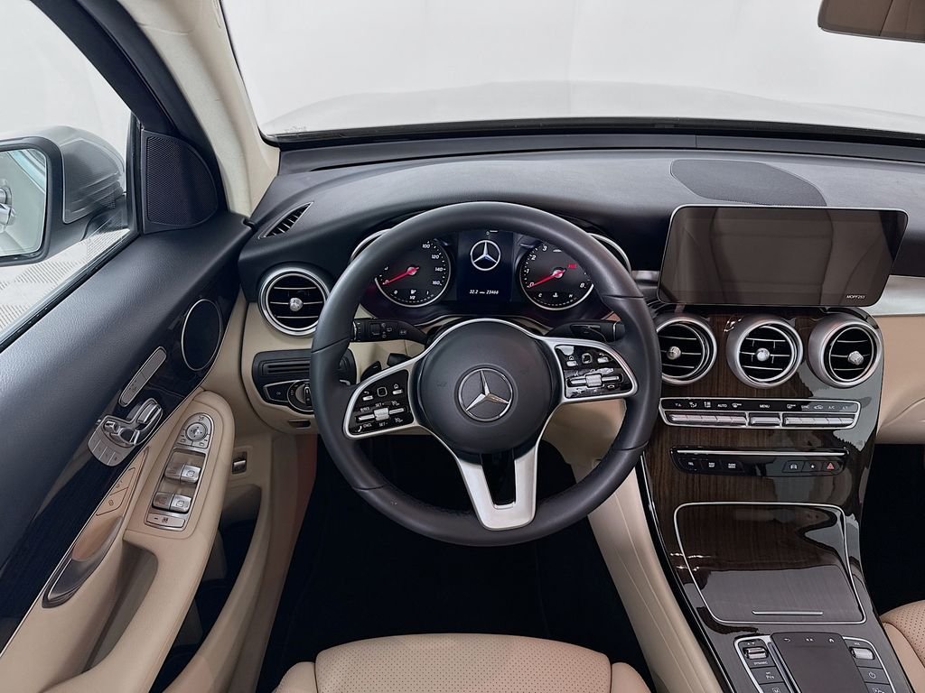 Used 2021  Mercedes-Benz GLC 300 image 21