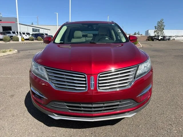 Used 2015 Red Lincoln Base image 2