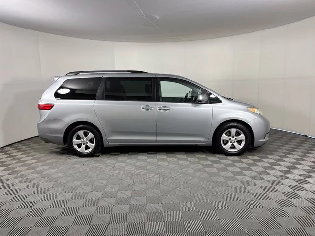 Used 2015 Silver Toyota LE image 8