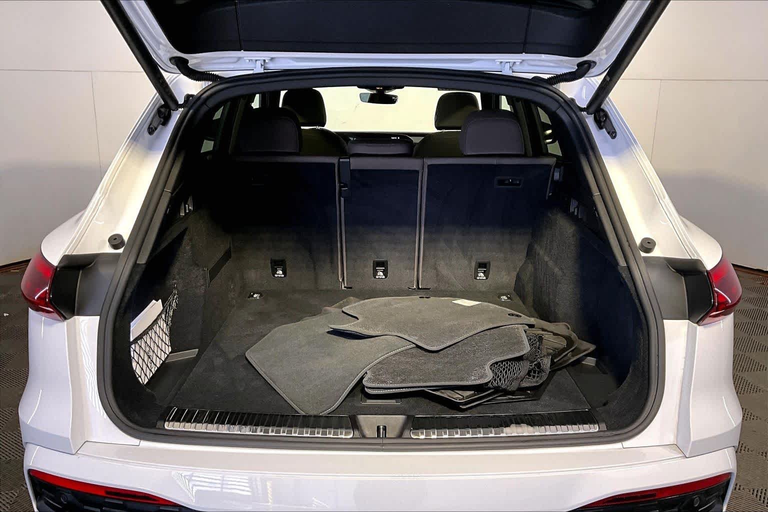 Used 2025 Arkona White Audi Premium image 36