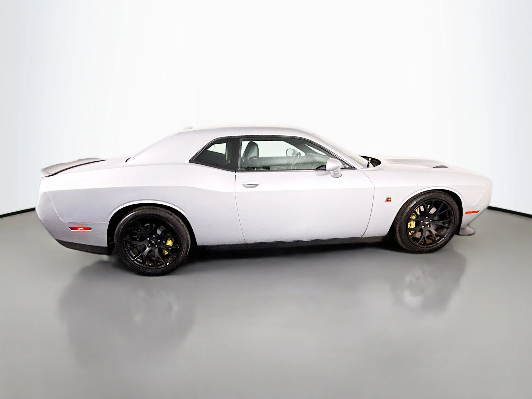 Used 2019 Triple Nickel Clearcoat Dodge R/T Scat Pack image 8