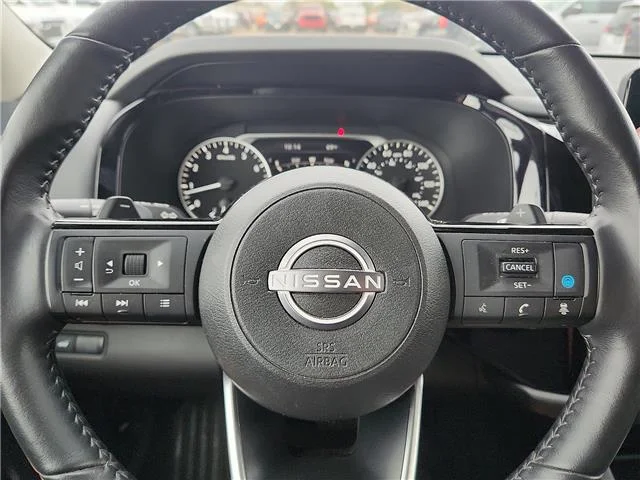Used 2025 Green Nissan SL Front-Wheel Drive image 19