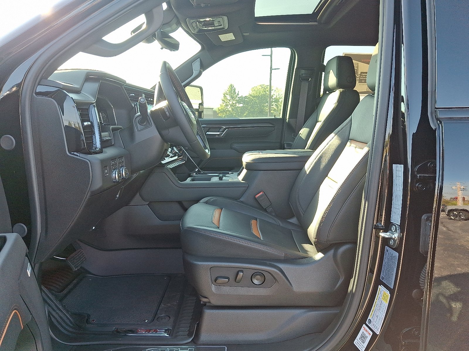 2025 GMC Sierra 2500HD AT4 - Photo 15