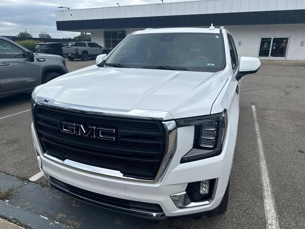 Used 2023 SUMMIT WHITE GMC SLT image 3
