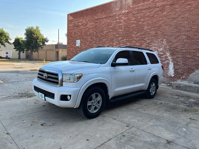 Used 2016 Super White Toyota SR5 image 3