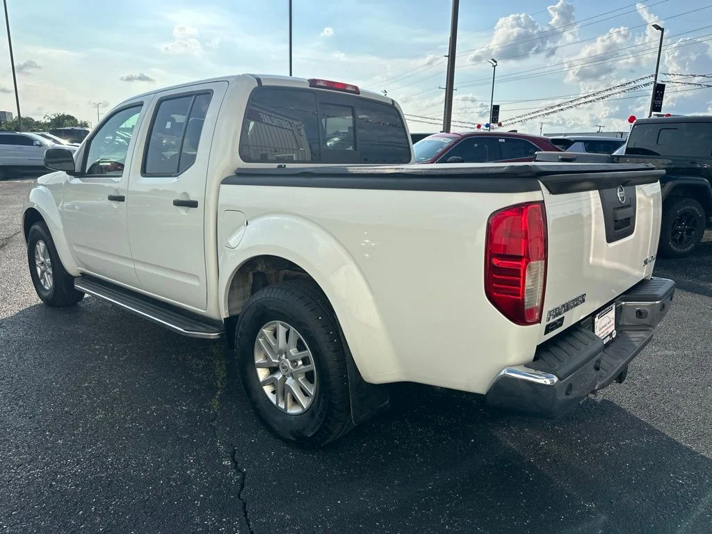 Used 2014 White Nissan SV image 12