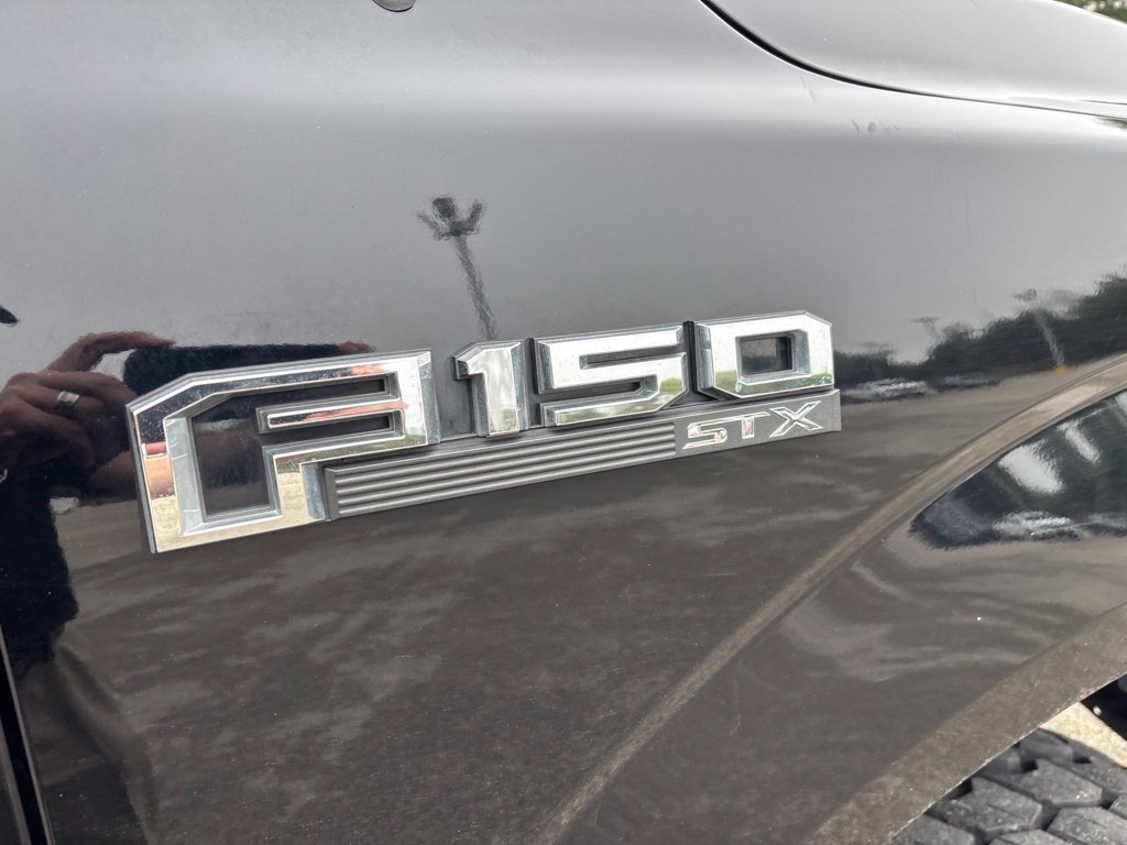 Used 2018  Ford XL image 10