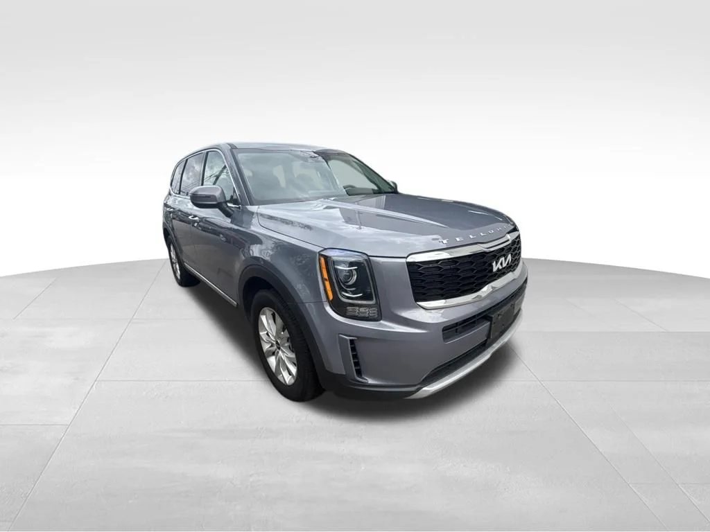 Used 2022 Silver Kia LX image 10
