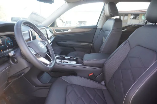 New 2026 Pure Gray Volkswagen 2.0T SE w/Technology image 18