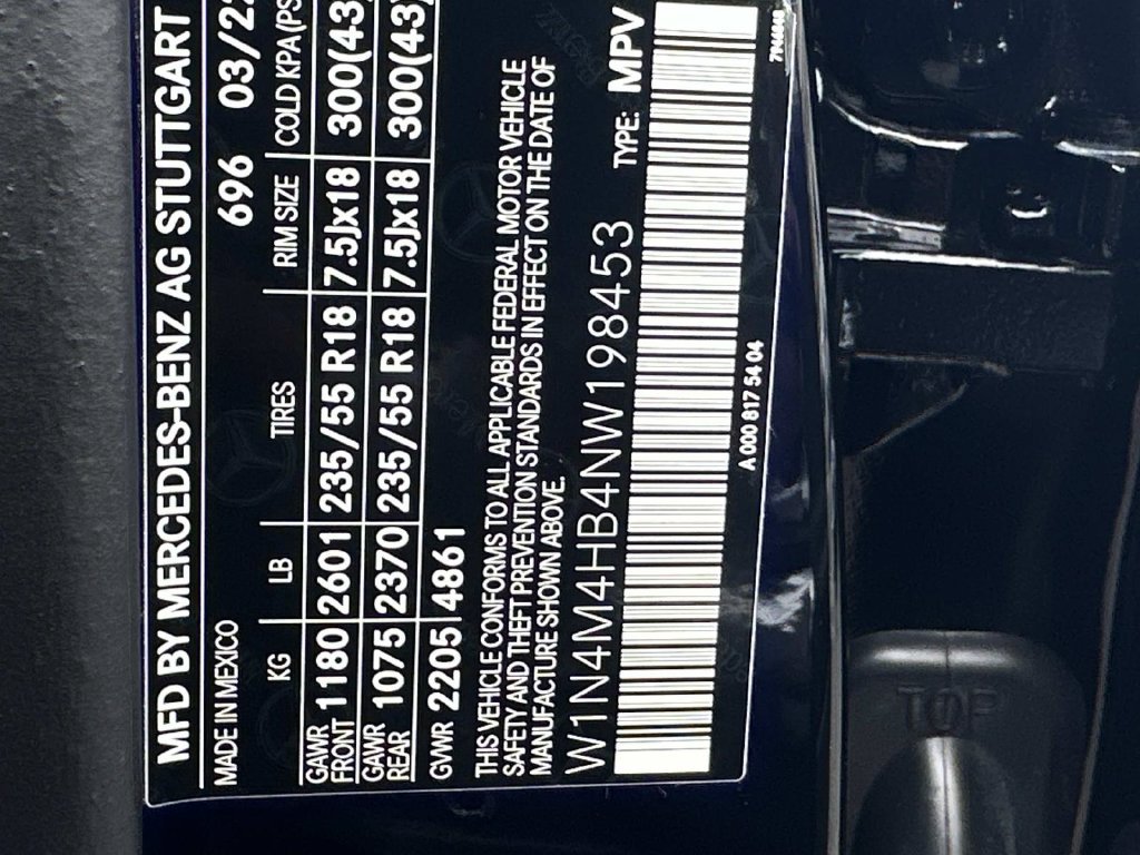 Used 2022 Night Black Mercedes-Benz GLB 250 image 31