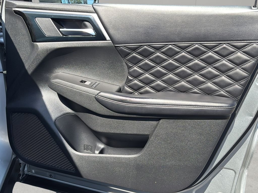 Used 2022 Silver Mitsubishi SEL image 33