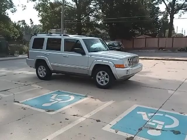 2008 Jeep Commander Limited photo 2