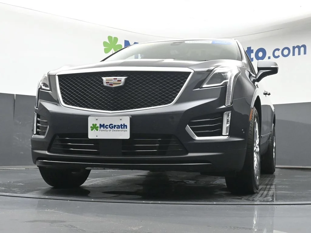 Used 2023 Green Cadillac Sport image 7