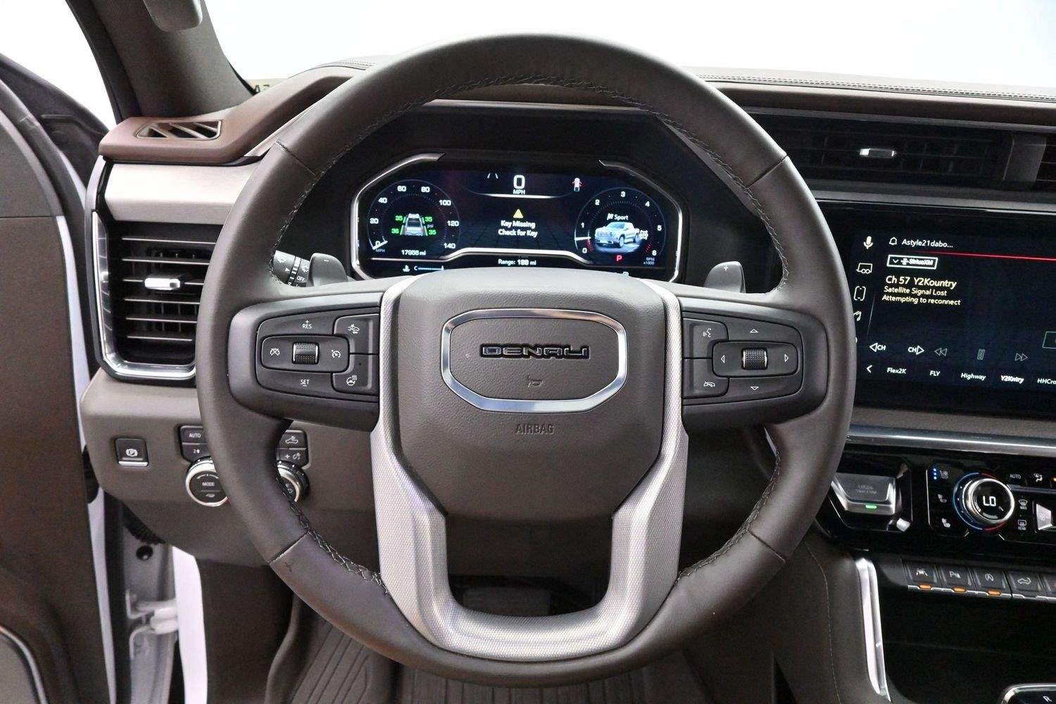 Used 2024 White Frost Tricoat GMC Denali image 17