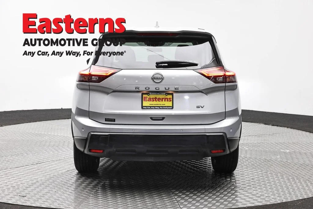 Used 2024 Silver Nissan SV image 6