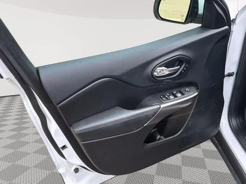 Used 2019 White Jeep Limited image 15