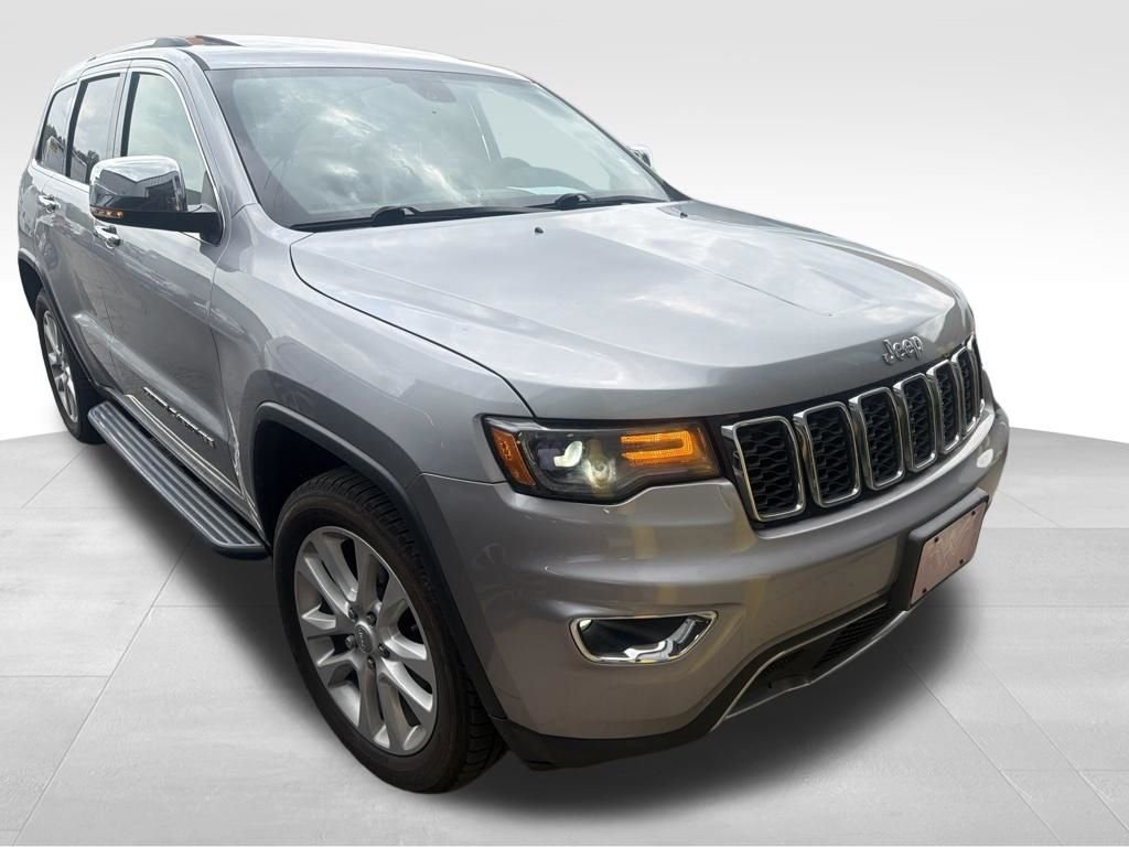 Used 2017 Silver Jeep Limited image 5