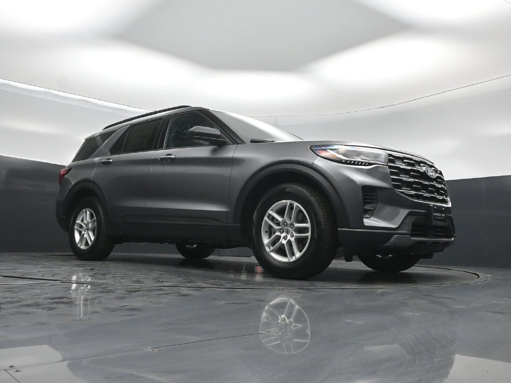 New 2027 Carbonized Gray Metallic Ford Active image 3