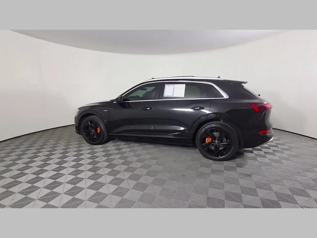 Used 2022 Brilliant Black Audi Premium image 44