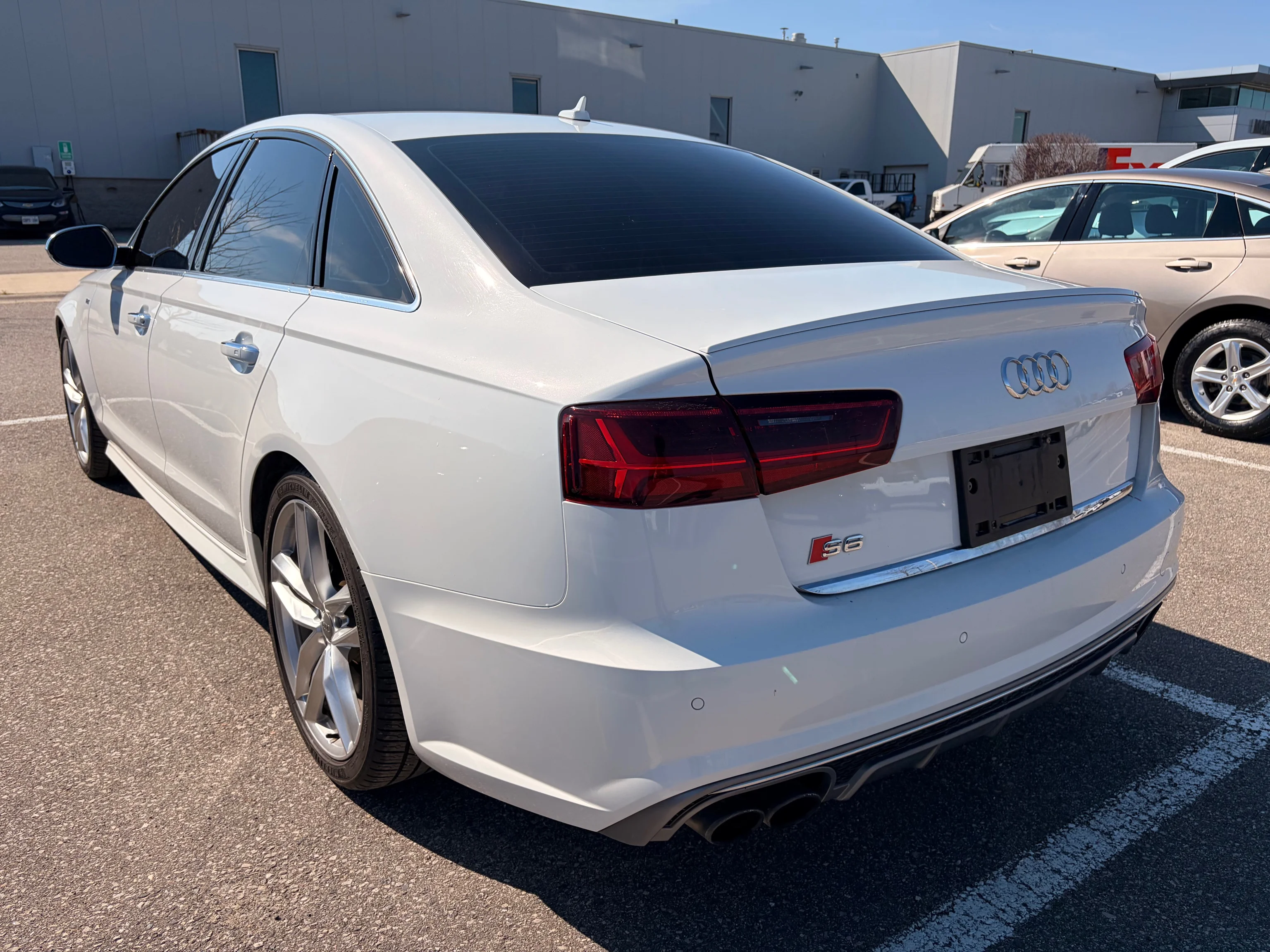 Used 2016  Audi 4.0T image 4