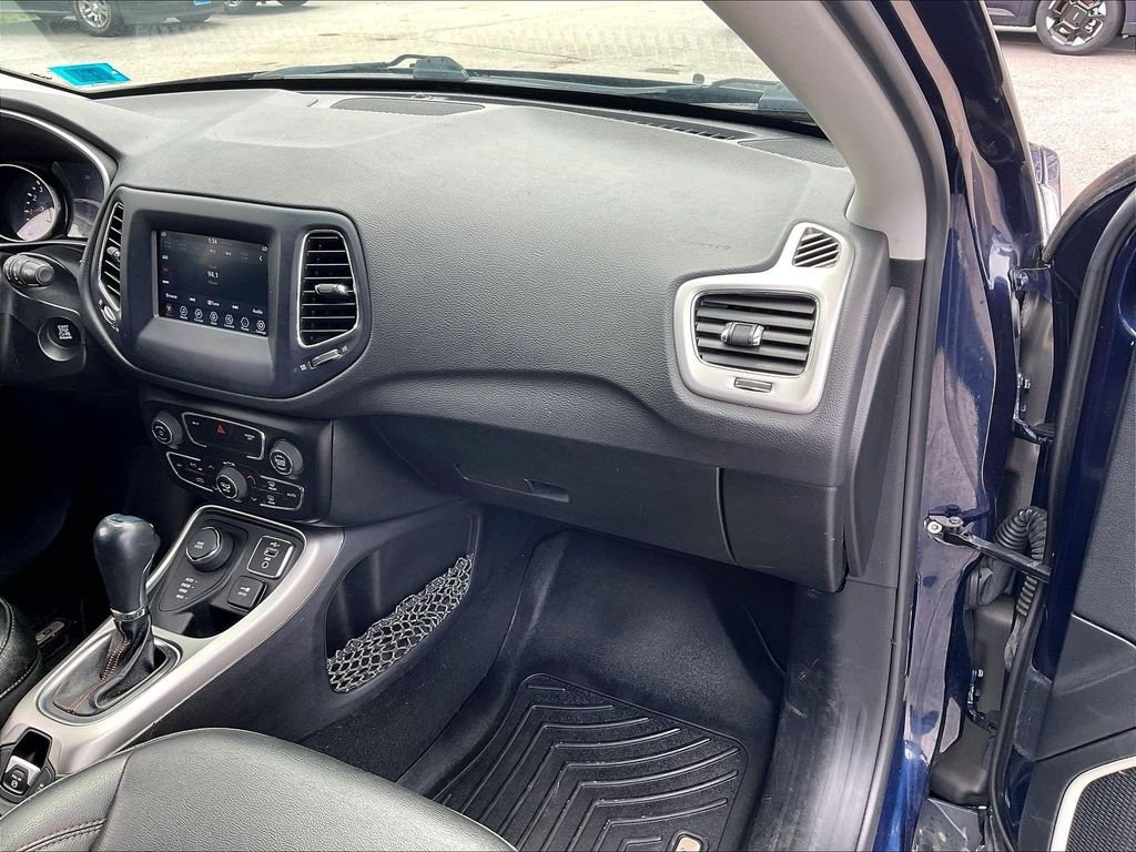 Used 2021 Jazz Blue Pearlcoat Jeep Latitude image 12