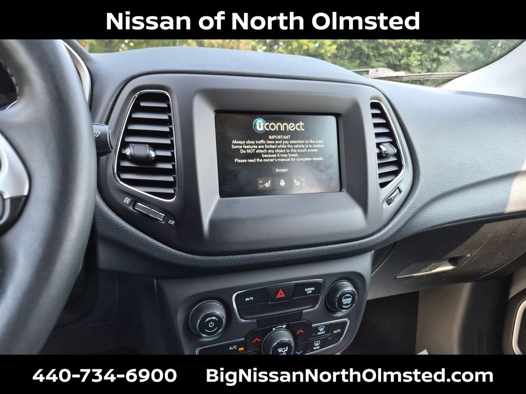 Used 2019 White Clearcoat Jeep Latitude image 18