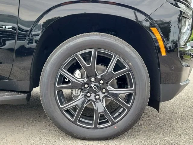 New 2026 Black Chevrolet High Country image 5