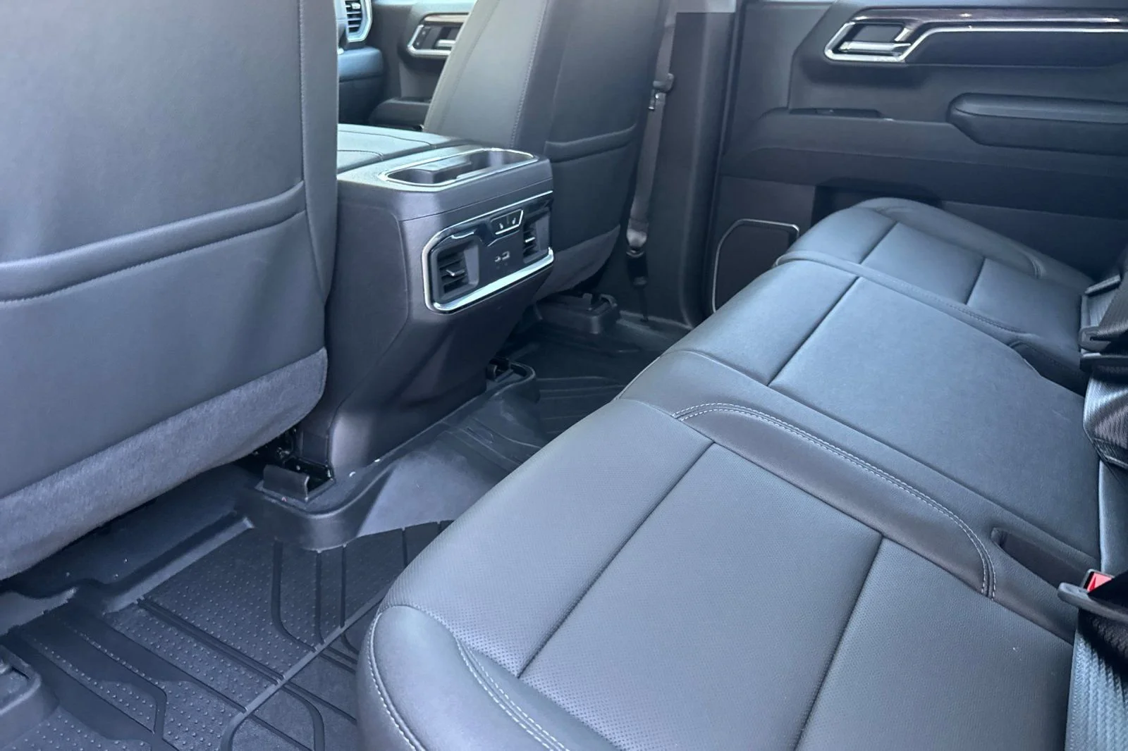 2026 Chevrolet Silverado 1500 LTZ - Photo 11