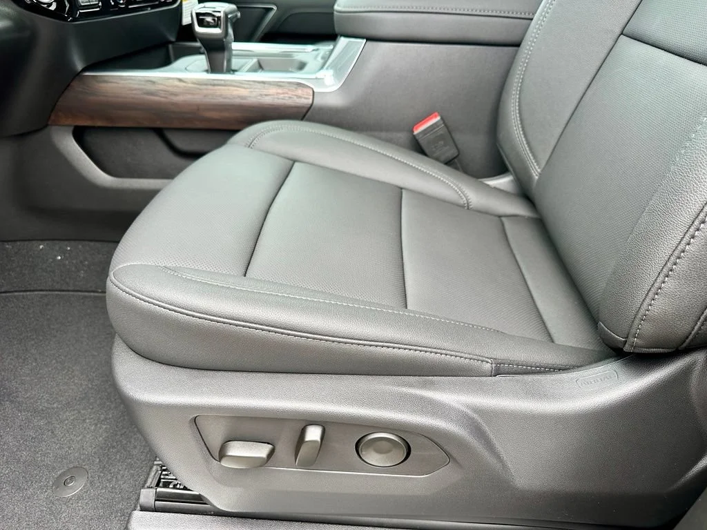 2026 GMC Sierra 1500 SLT - Photo 18